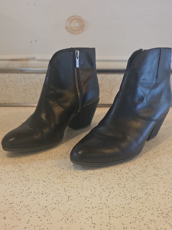 Frye Shoes - Frye Women's Jennifer Leather Side Zip Ankle Boots Booties Black 7.5 M 3471729